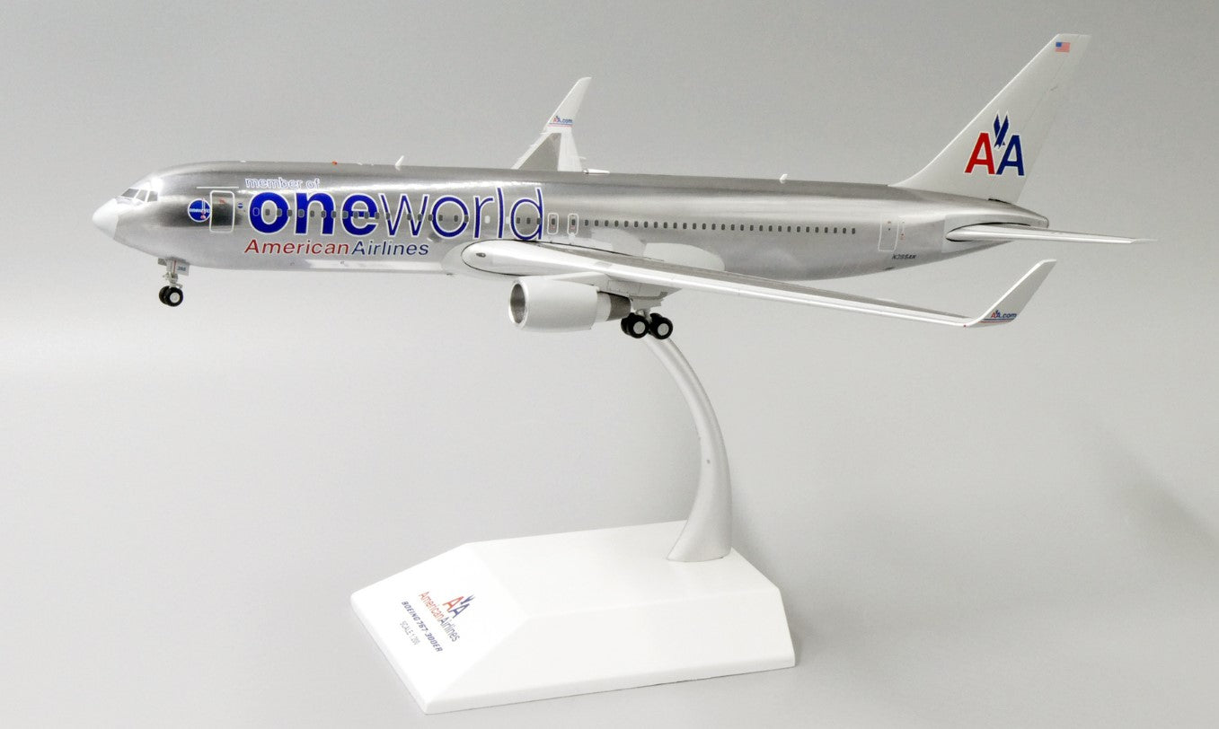 1:200 oneworld American Airlines B767-300ER N395AN