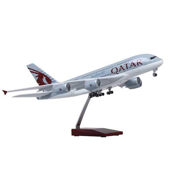 1:160 Qatar Airways Airbus 380 Airplane Model For Gift Collection