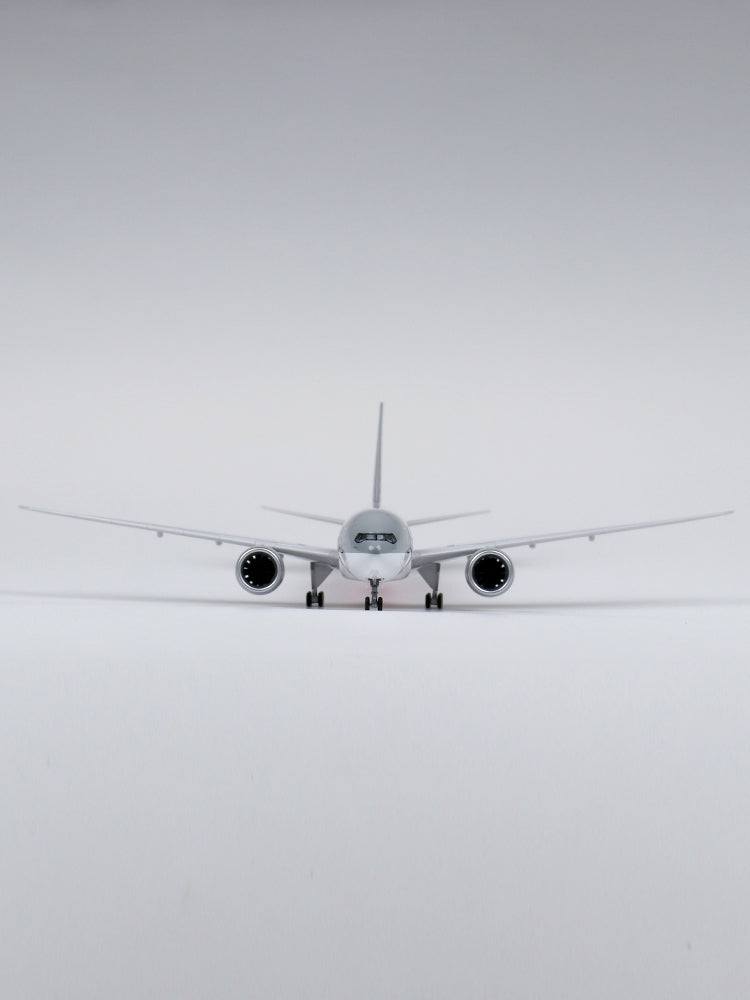 1:150 Qatar 2022 World Cup Boeing 777 Airplane Model