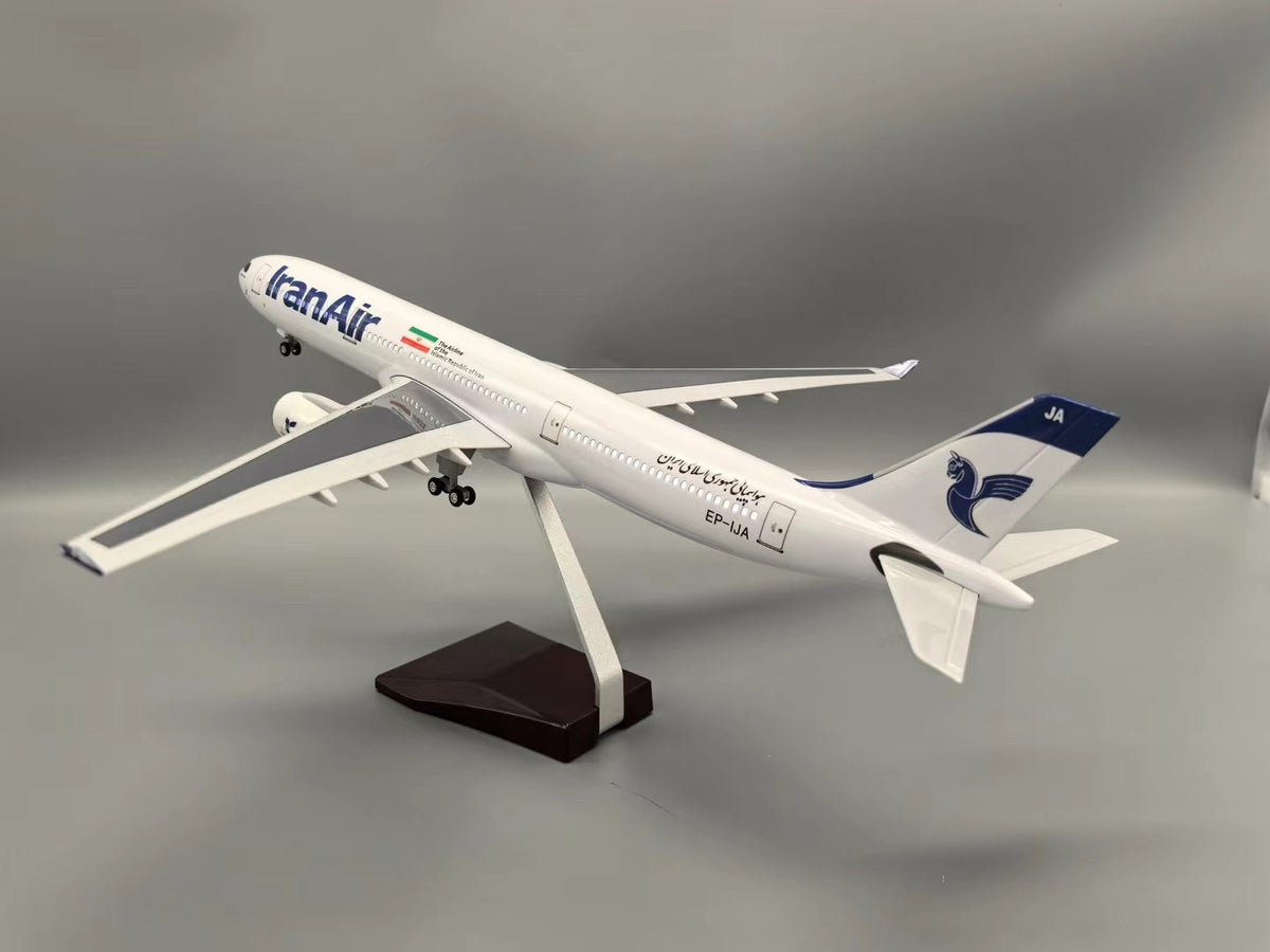 1:135 Iran Air A330 aircraft model