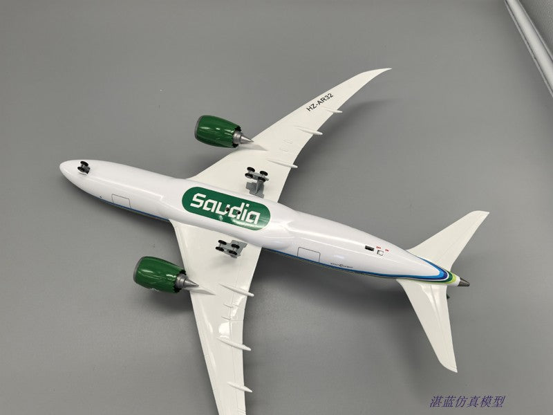 1:130 Saudi Airlines Boeing 787aircraft model