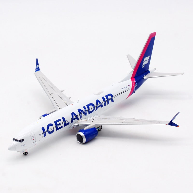 1:200 Iceland Air Boeing737-8 Max Diecast Airplane Model