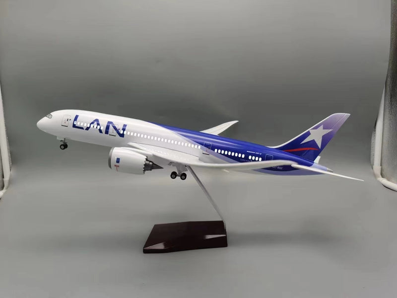 1:130 Chile  Airlines Boeing 787 Airplane Model