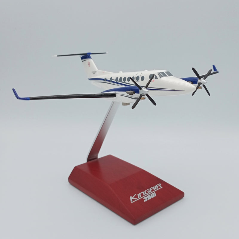 king air 350i business jet airplane model