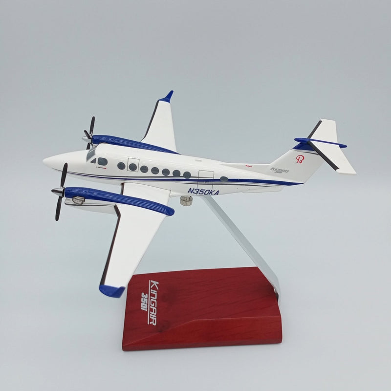 king air 350i business jet airplane model