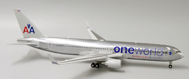 1:200 oneworld American Airlines B767-300ER N395AN