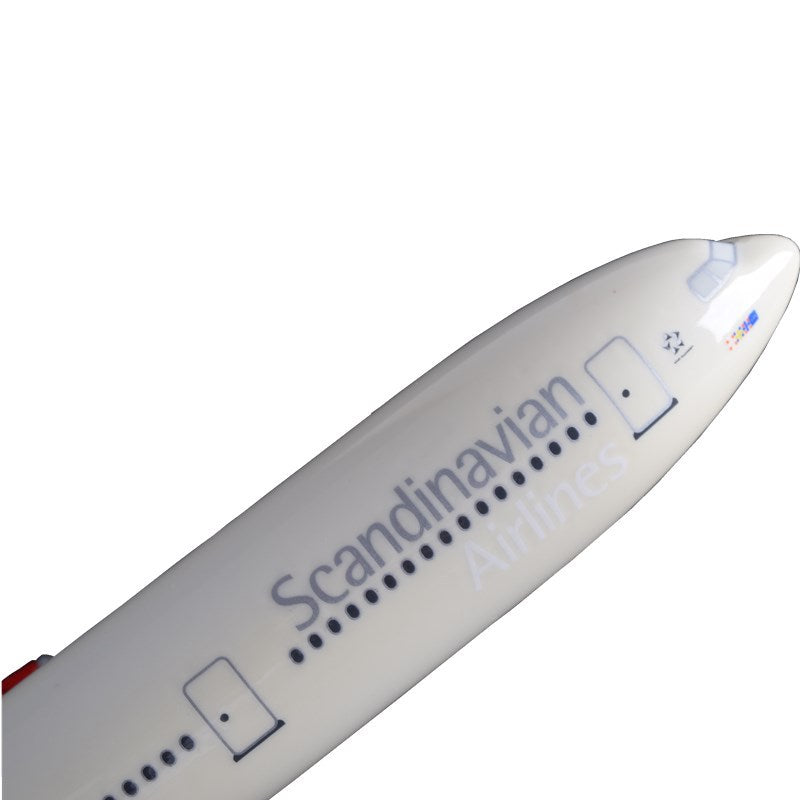 scandinavian airlines b737-800 aircraft model 1