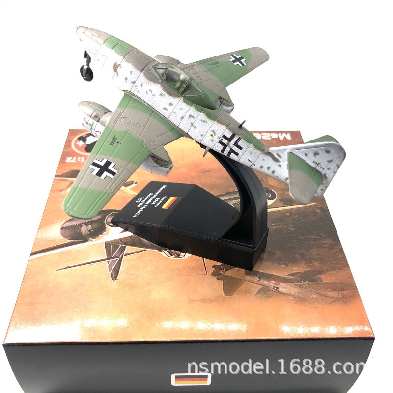simulation model of german jet fighter me-262 in world war ii