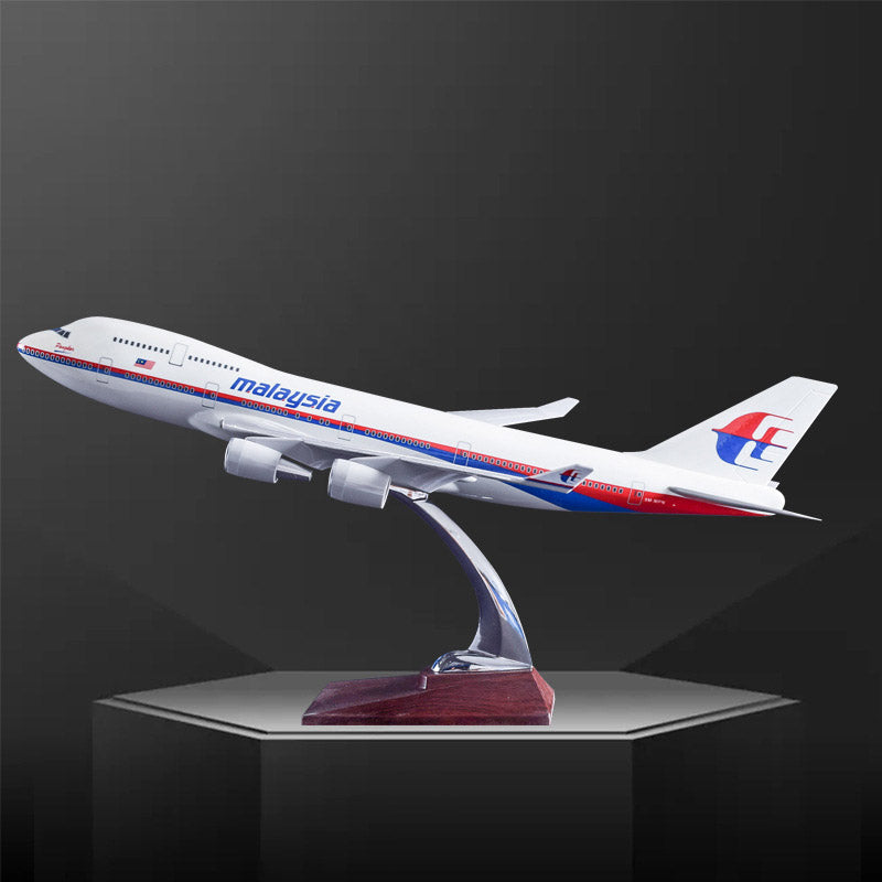 1:150 Malaysia Airlines Boeing B747 Model Airplane