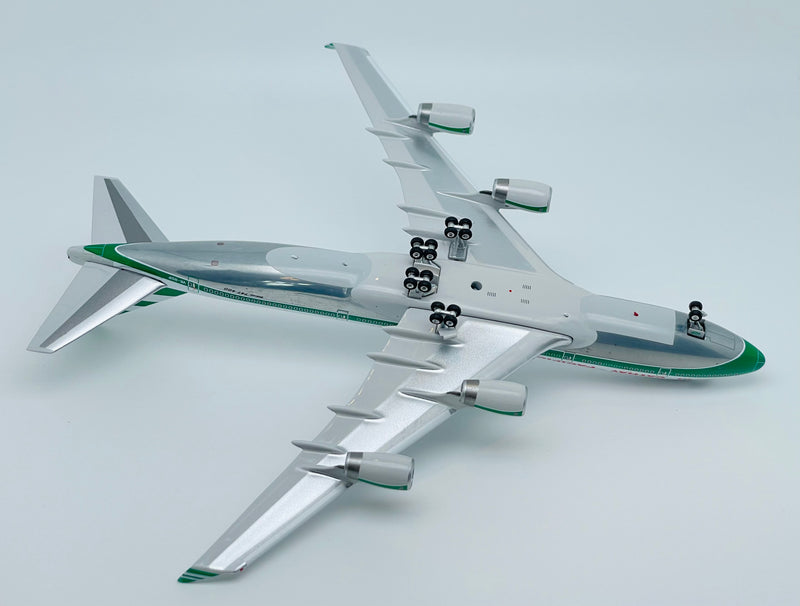 1:200 Cathay Pacific Boeing B747-400 VR-HOP