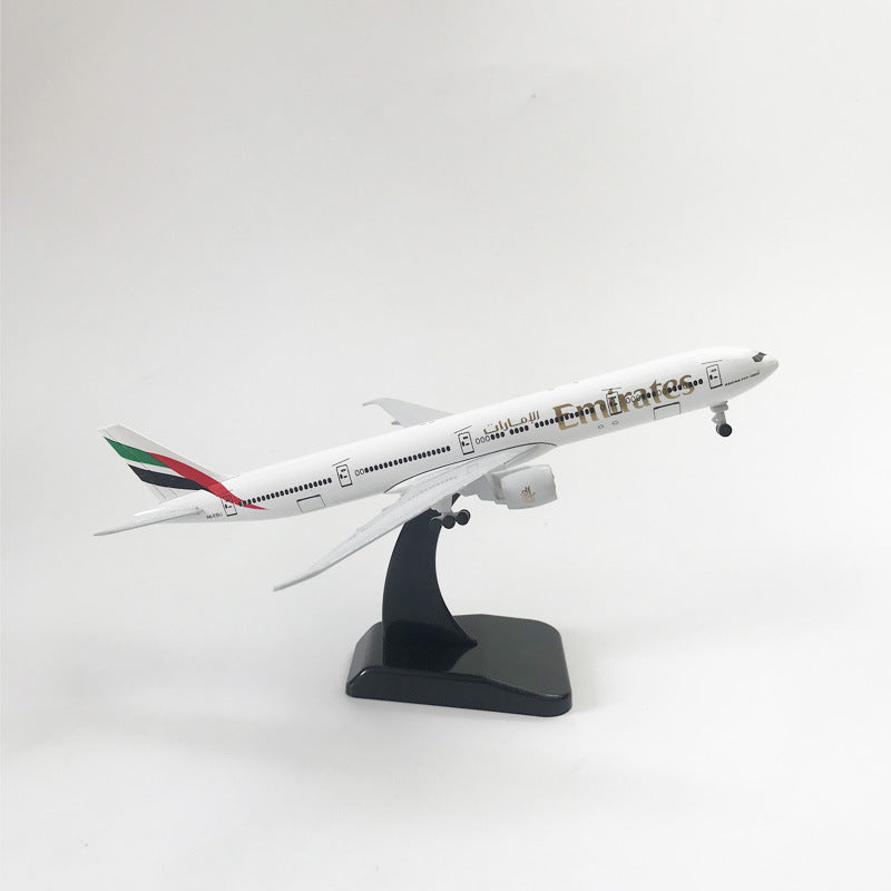 1:400 Emirates B777 Airplane Model