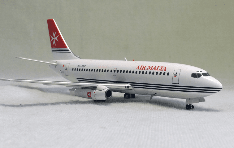 outofprint air malta boeing 737-200 diecast airplane model