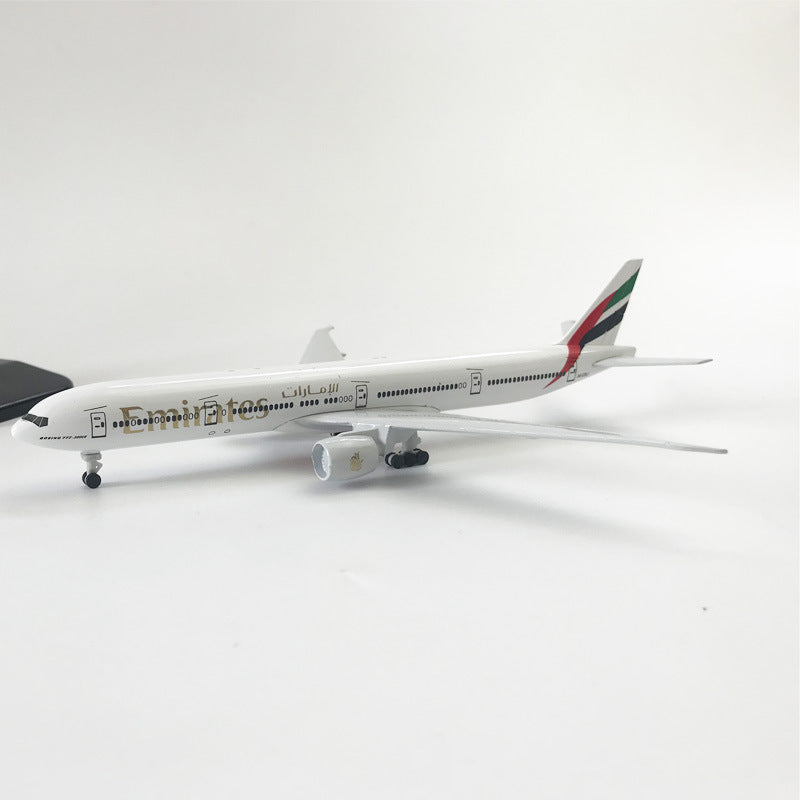 1:400 Emirates B777 Airplane Model