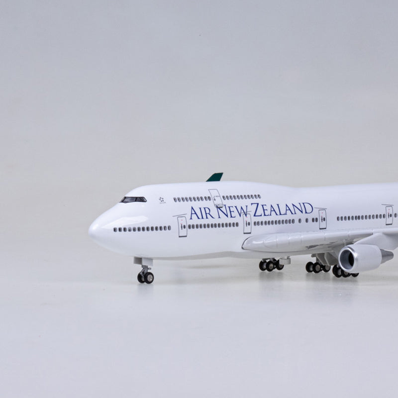 1:150 Air New Zealand Boeing 747 Airplane Model