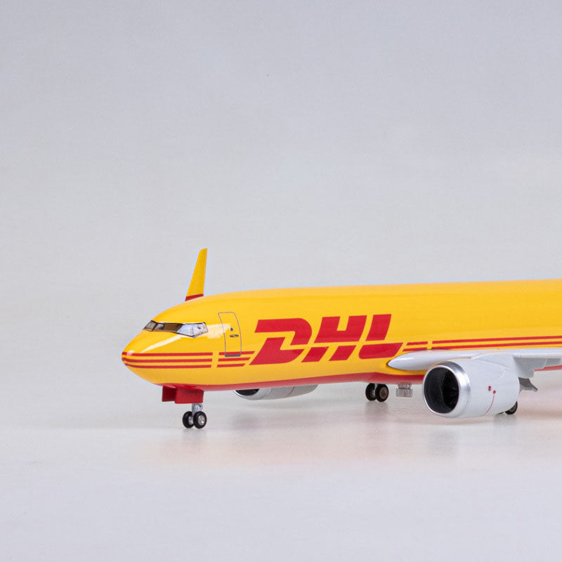 1:85 DHL Boeing 737-800 Airplane Model