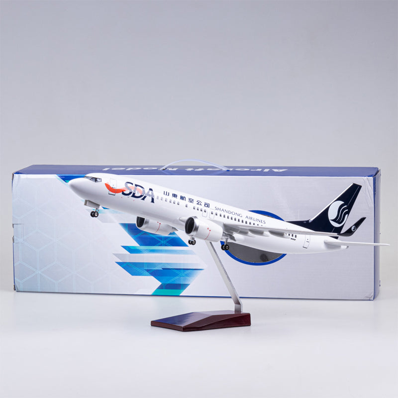 1:85 Shandong Airlines Boeing B737 Model Airplane