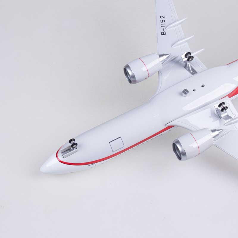 1:85 Shanghai Airlines Boeing 737 MAX Model Airplane