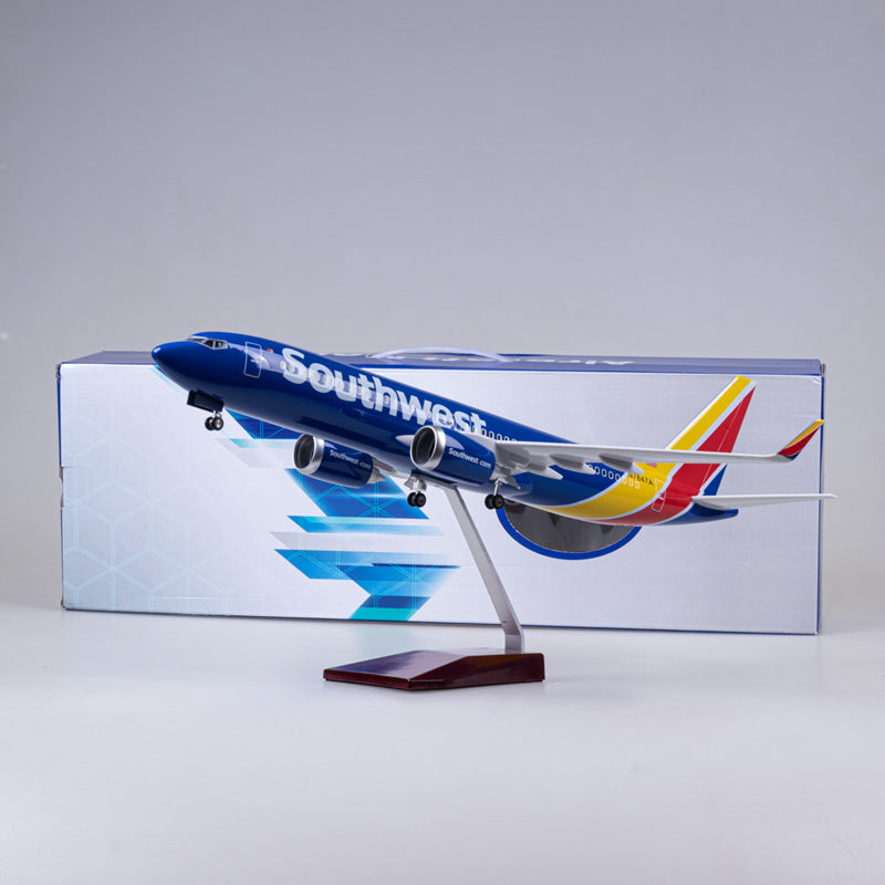 1:85 Southwest Airlines Boeing B737 Model Airplane