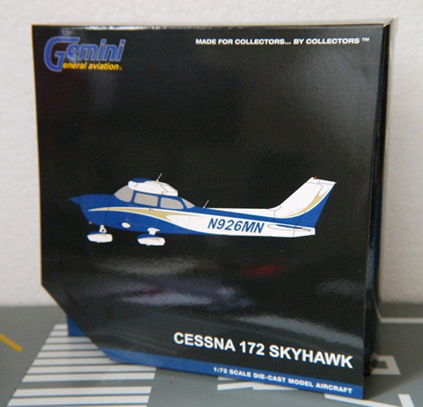 1:72 Cessna 172 N926MN Airplane Model