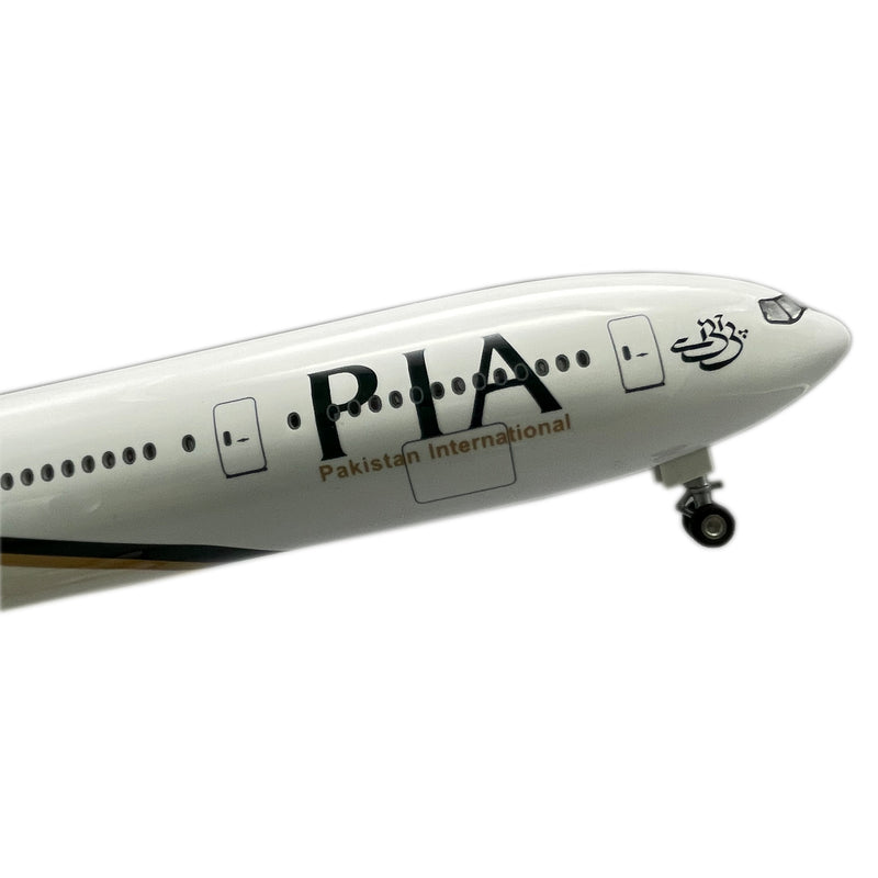 1:160 Pakistan International Airlines Boeing 777 Airplane Model