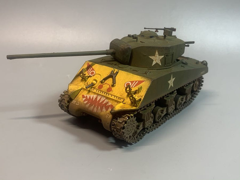 1:43 US M4A3 Sherman Tank Yellow Tiger Head Painting Alloy Finished Model