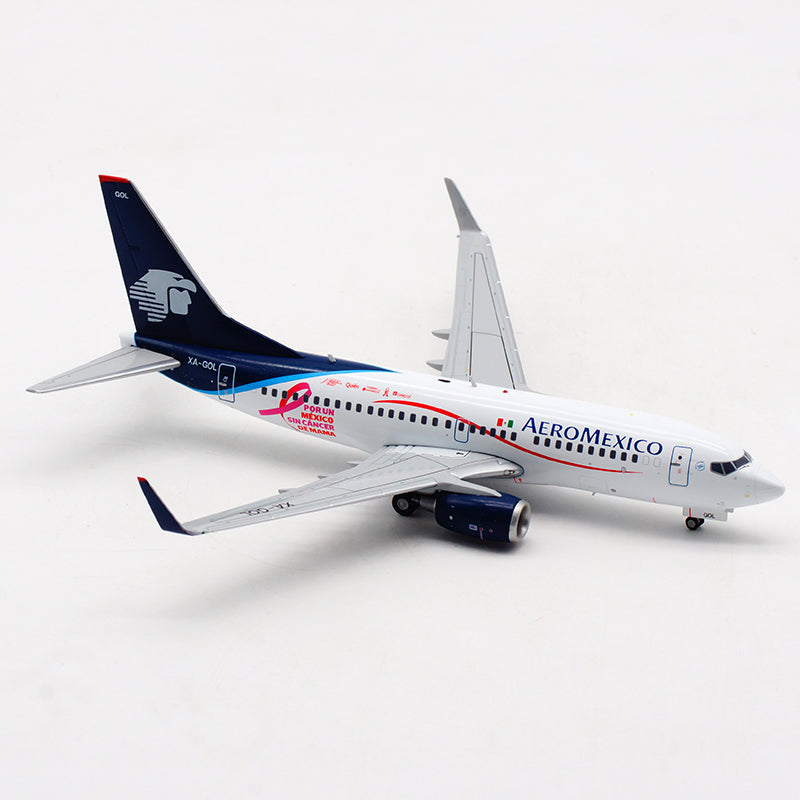 1:200 Aeromexico B737-700 XA-GOL Airplane Model