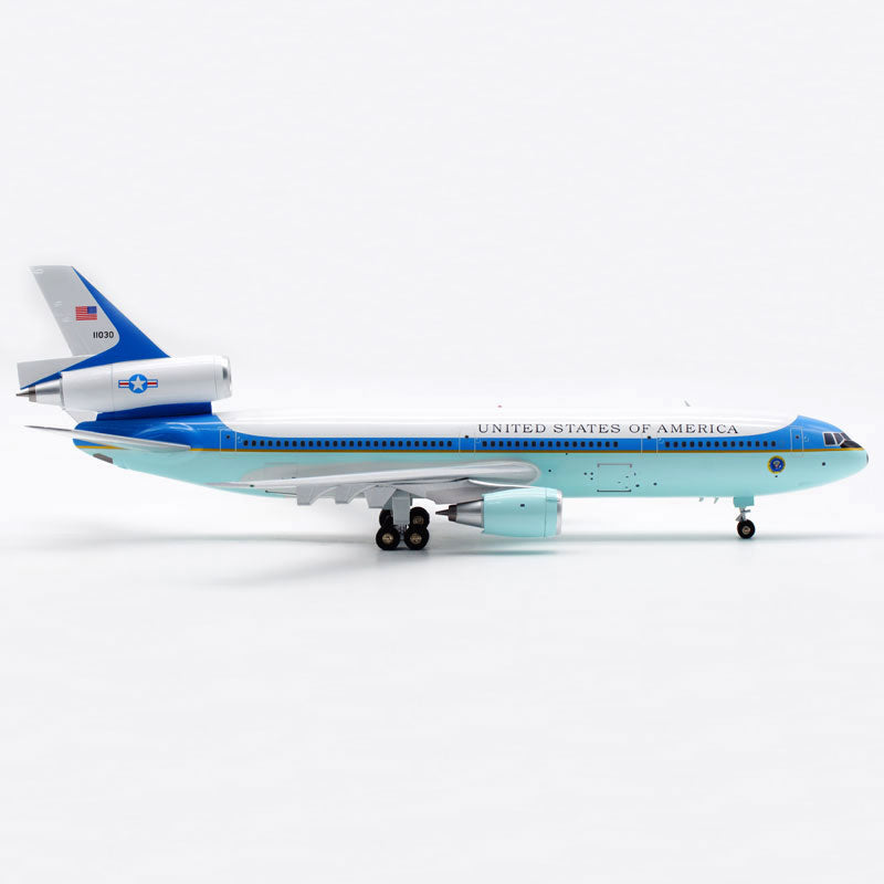 1:200 Air Force One McDonnell Douglas DC-10 11030 Airplane Model