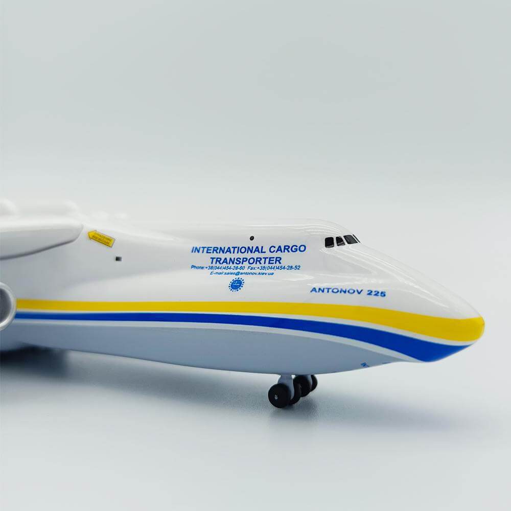 1:400 Commemorate Antonov An-225 Transport Aircraft