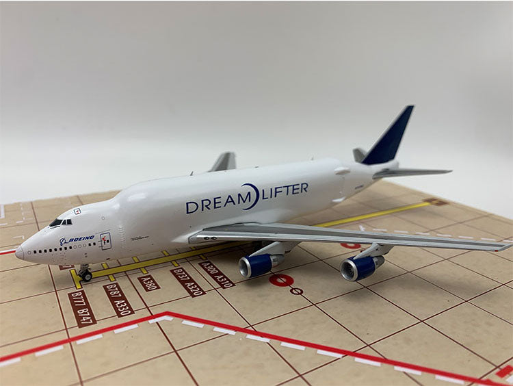 1:400 Boeing 747-400LCF (Boeing Dreamlifter) Aircraft Model