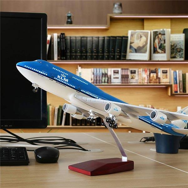 Aircraft computer mouse with led lights outlet