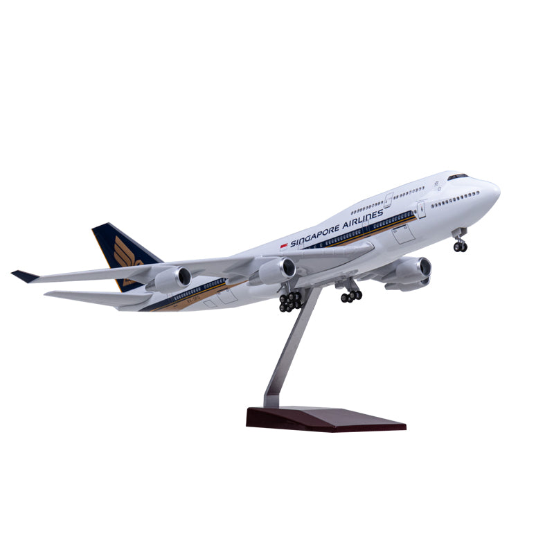 Singapore_Airlines-Boeing-747_Airplane_Model
