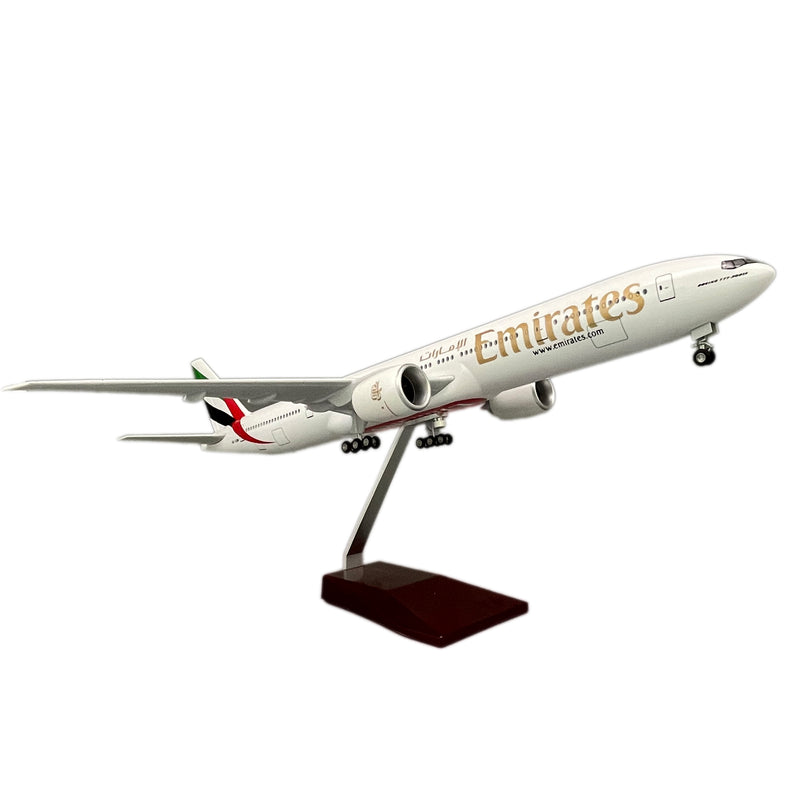 1:160 Emirates Boeing 777 Airplane Model
